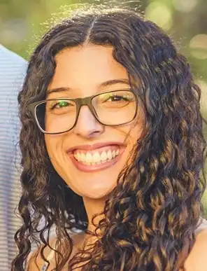 Nicole Comejo's headshot picture'